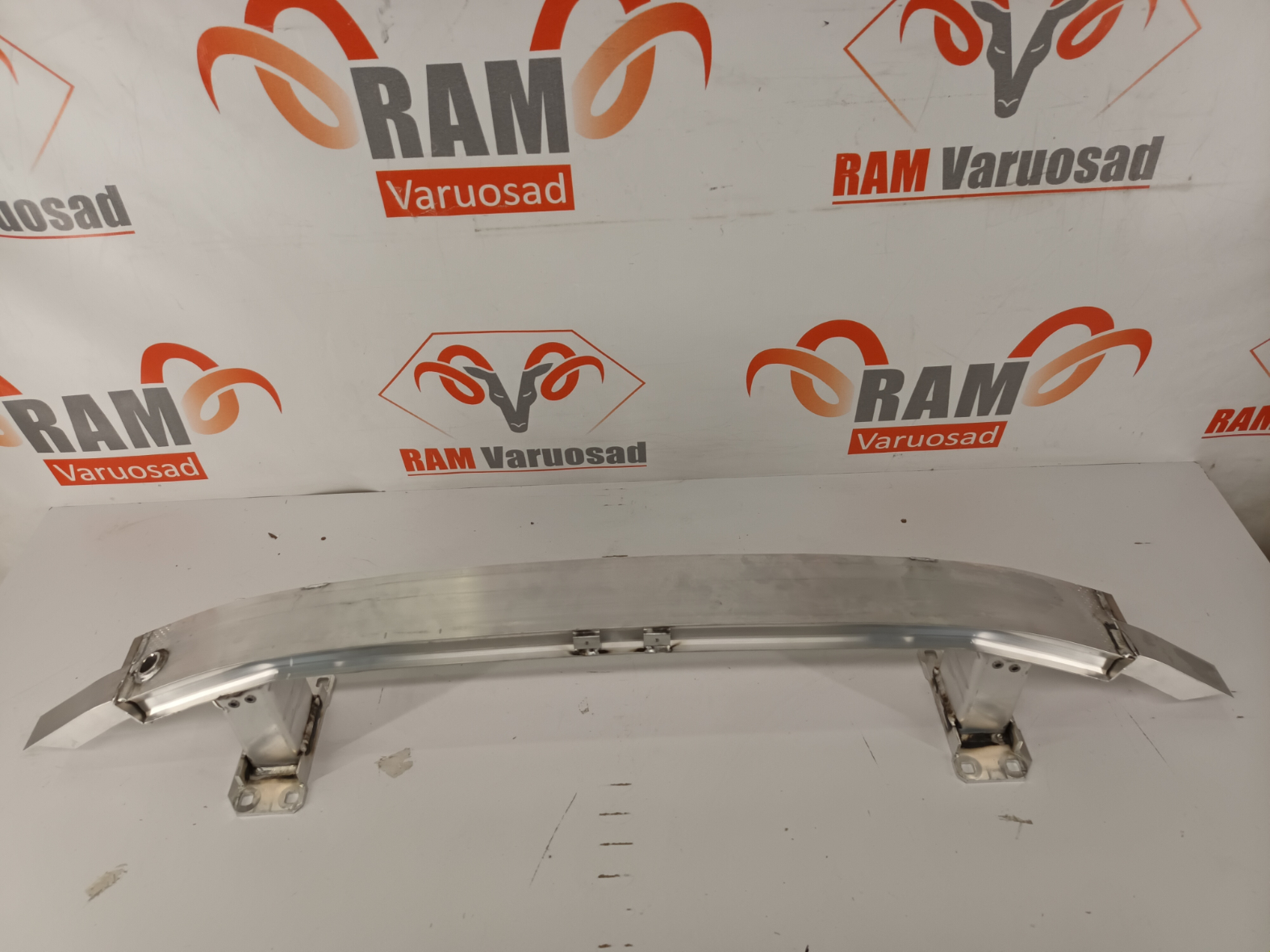 Audi A8 D5 esistange tala / front support - pilt 2