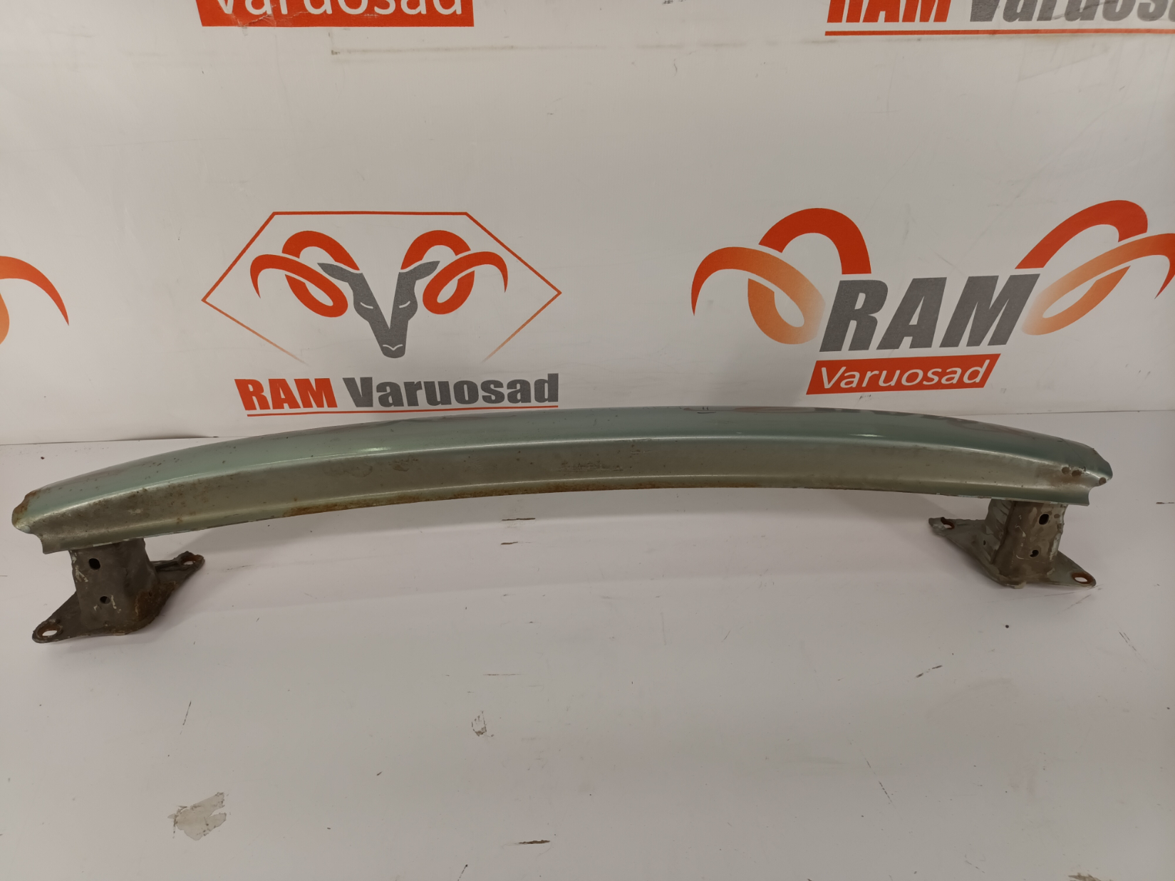 Skoda Octavia II taga tala/ rear crash bar	 - pilt 2