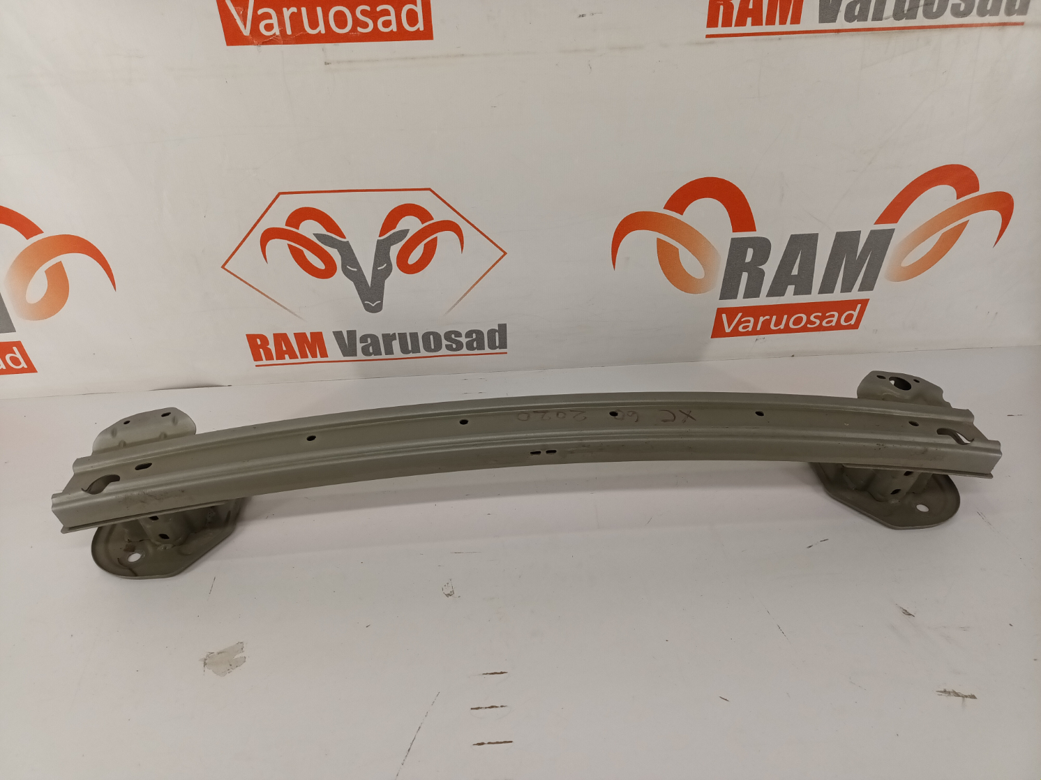 Volvo XC60 II tagastange tala / rear support - pilt 2