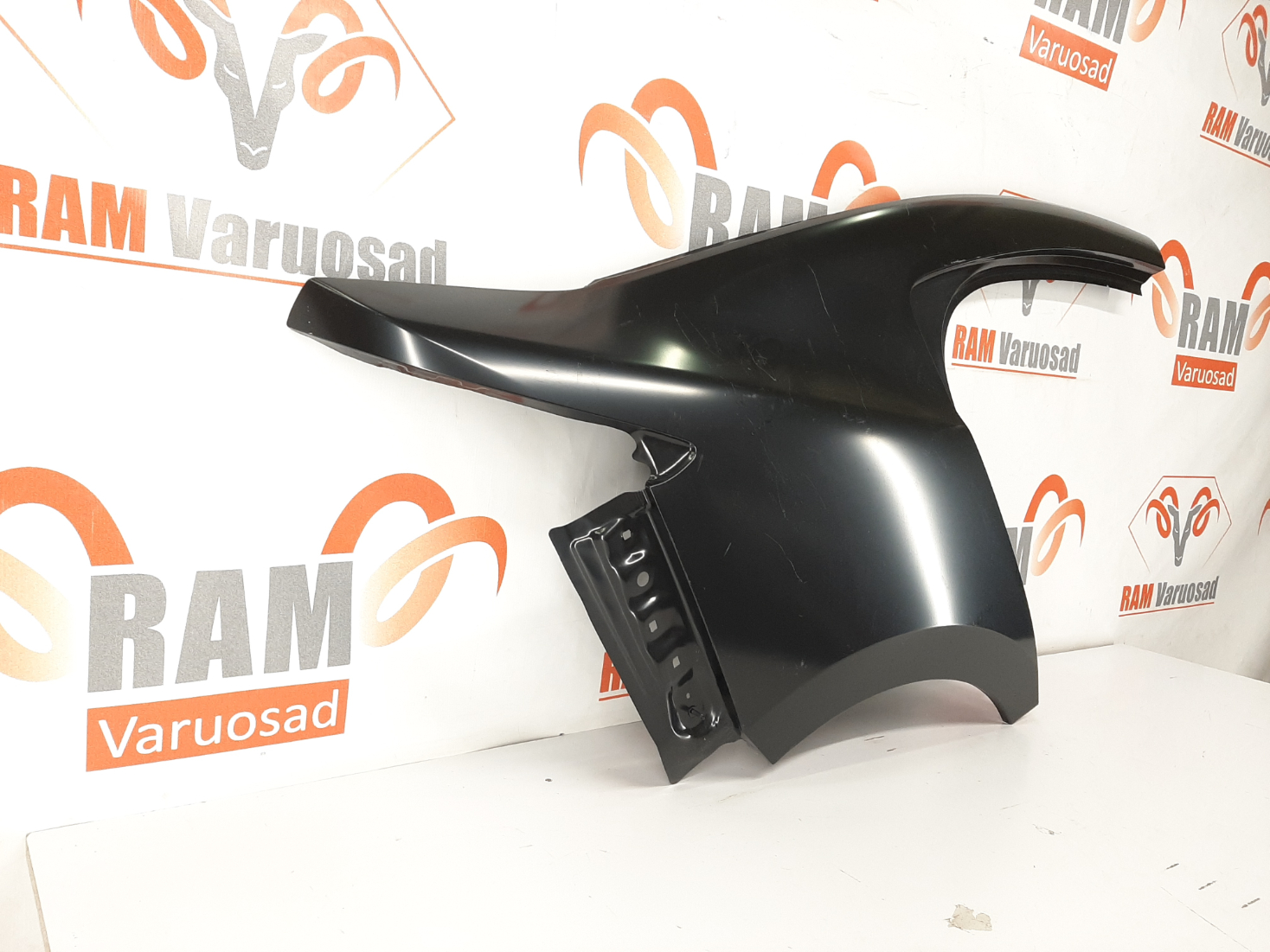 Mazda 3 BP sedan tagatiib / rear fender - pilt 3