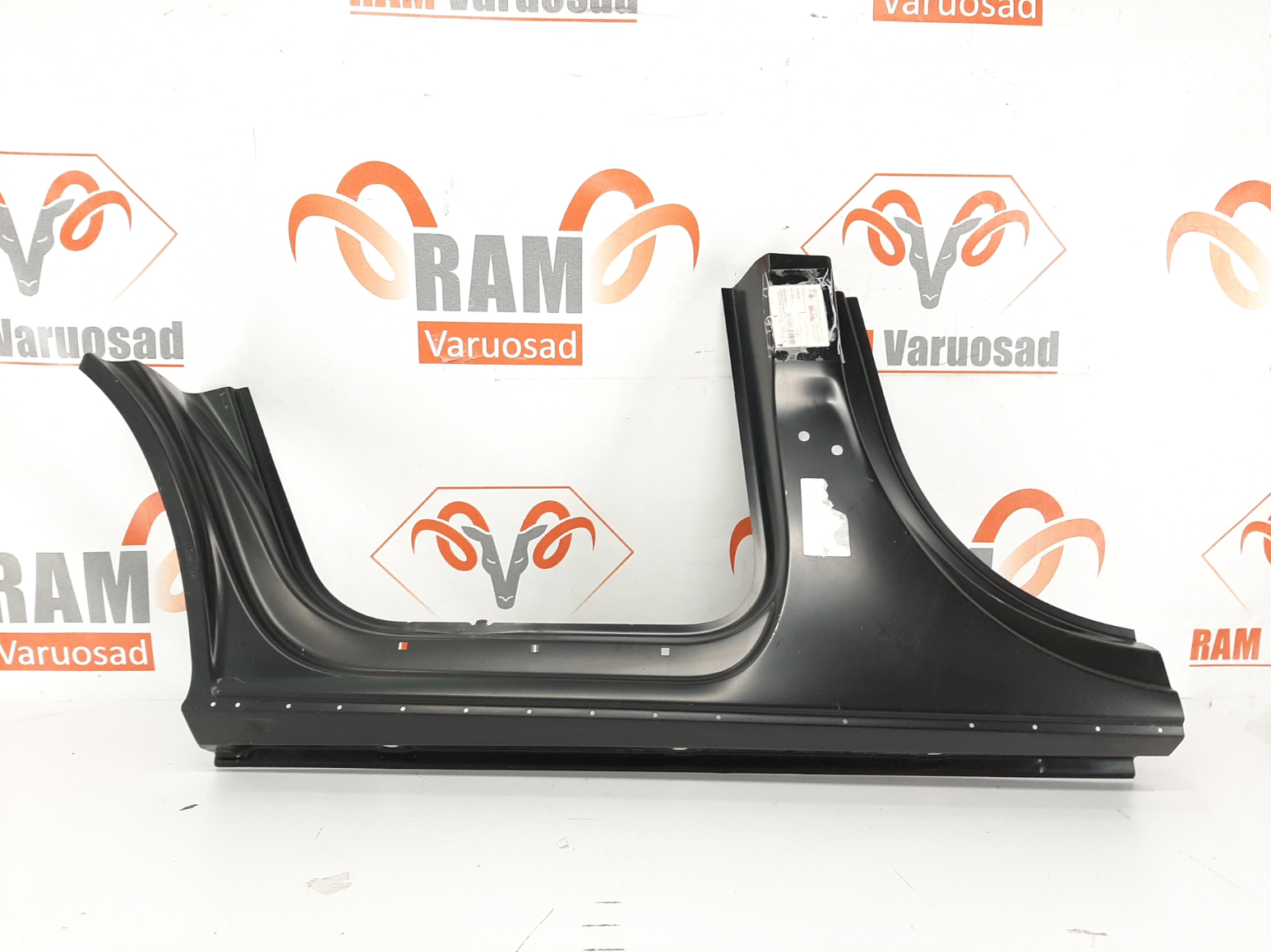 Aud Q7 2006-2015 küljekarp / rocker panel