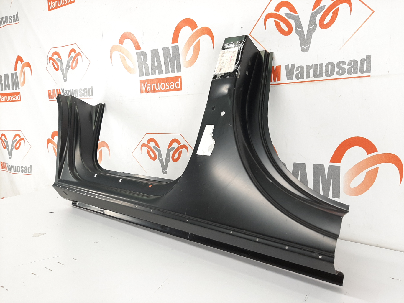Aud Q7 2006-2015 küljekarp / rocker panel - pilt 2
