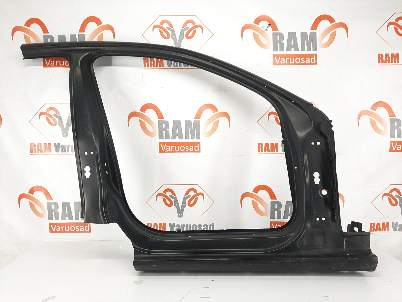 Audi A4 B8 2008-2016 ukse auk / door ukseauk / door frame