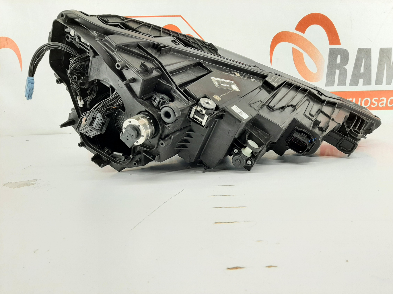 Audi Q8 matrix esituli / headlight - pilt 4