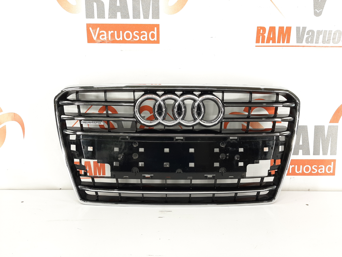 Audi A7 10-14 iluvõre / radiator grille