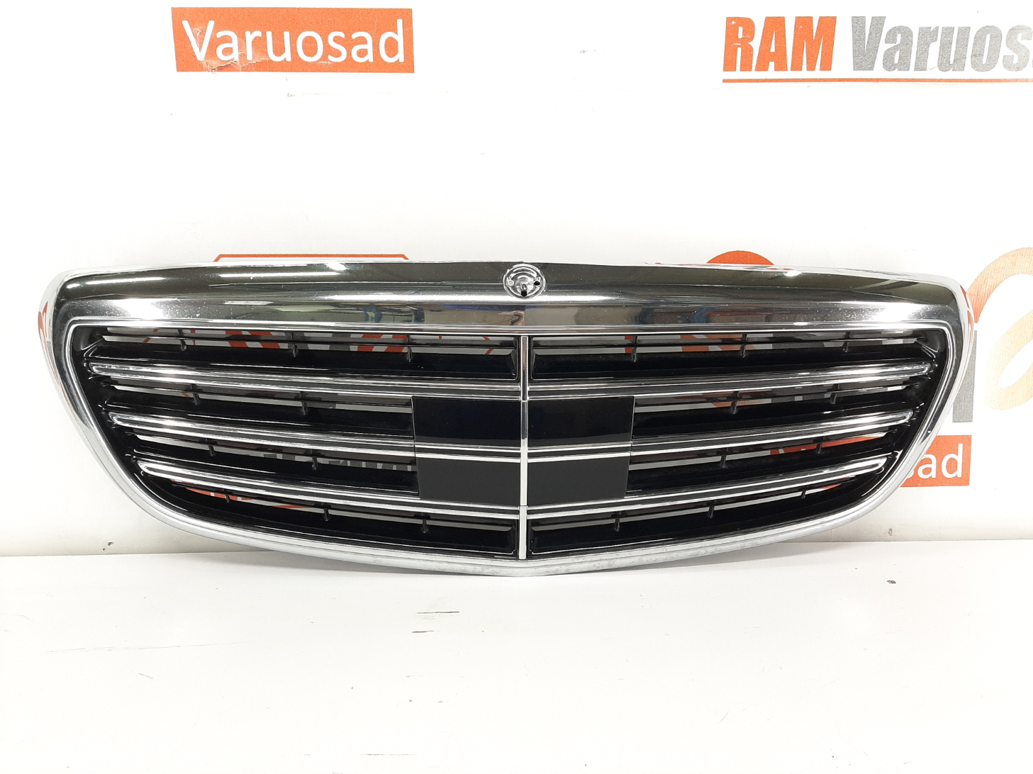 MB E W213 iluvõre / grille