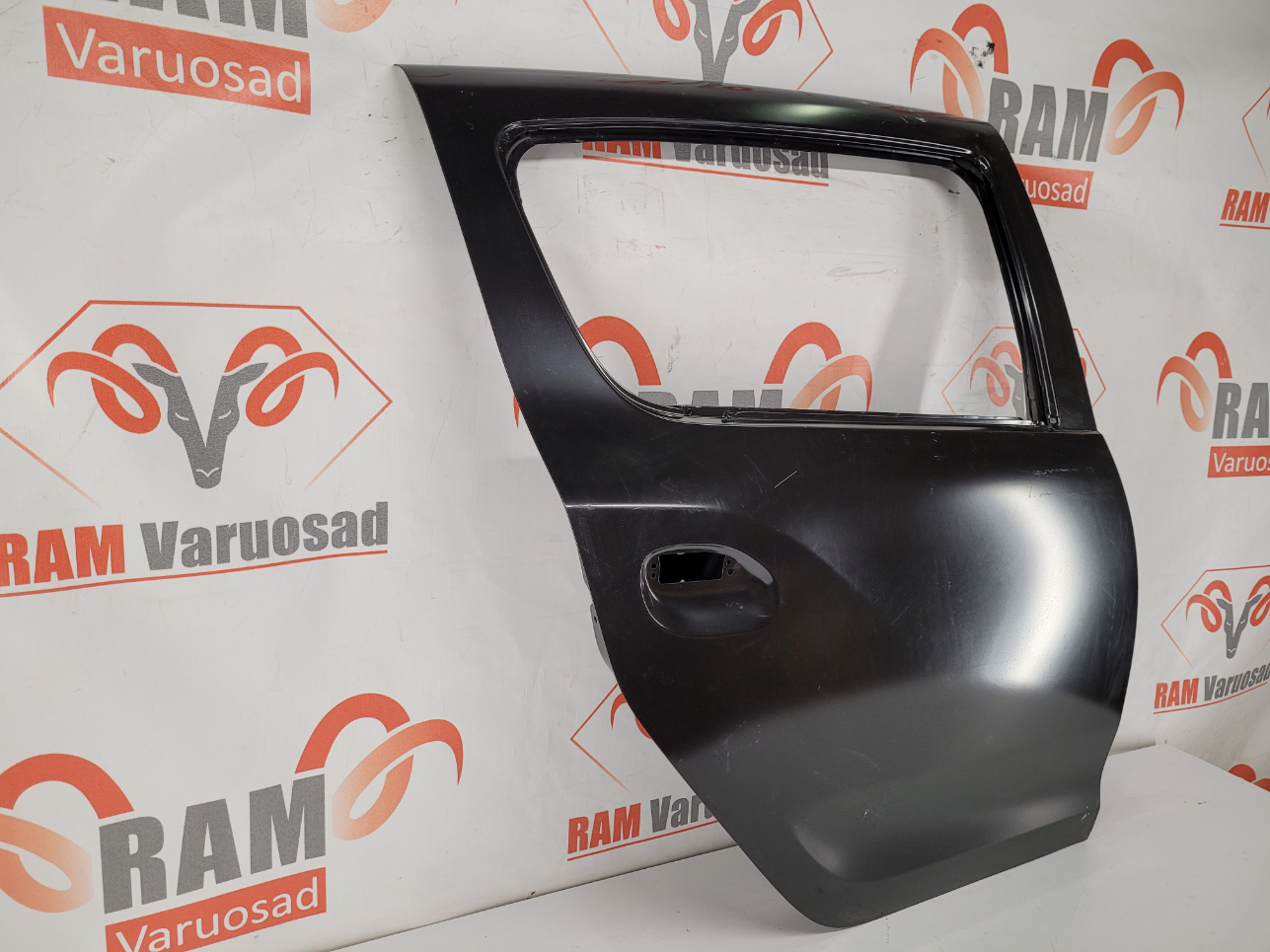 Dacia Sandero tagauks / rear door - pilt 3