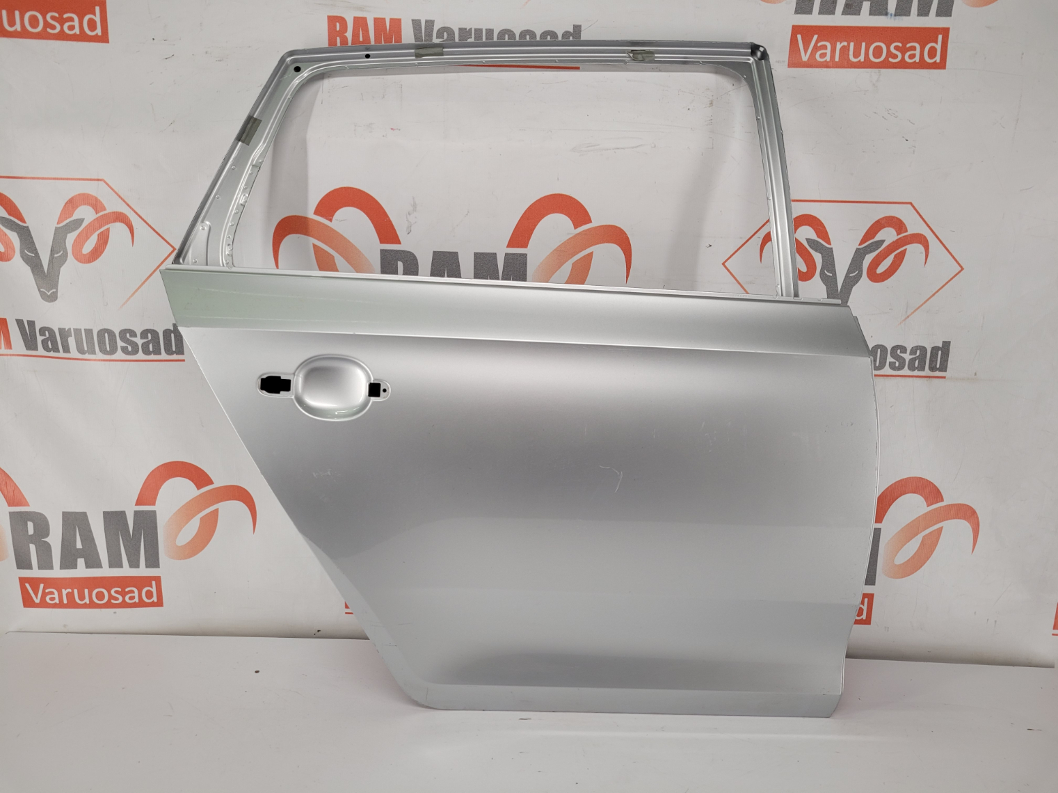 Skoda Rapid tagauks / rear door