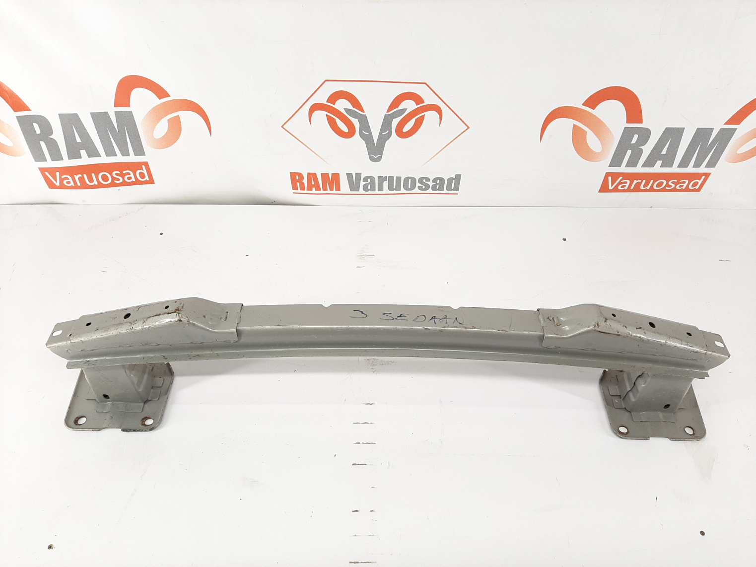 Mazda 3 tagatala/ rear crash bar