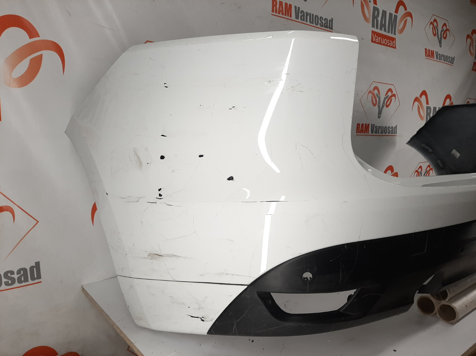 Jaguar F-Pace tagastange/ rear bumper - pilt 2
