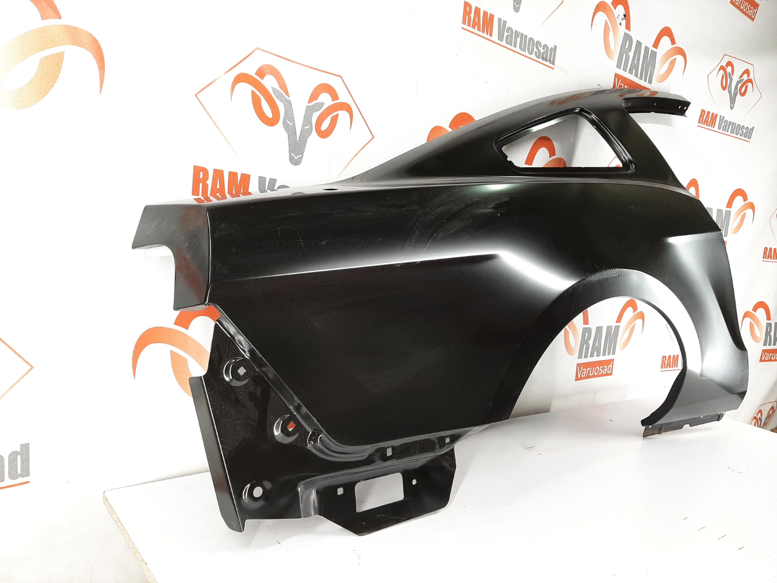 Ford Mustang  tagatiib/ rear fender - pilt 2
