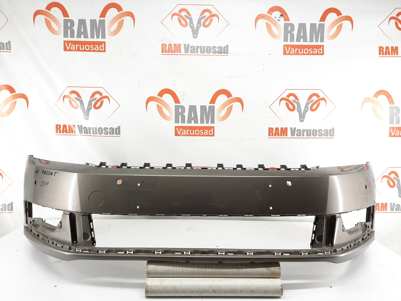Volkswagen Passat B7 esistange/ front bumper