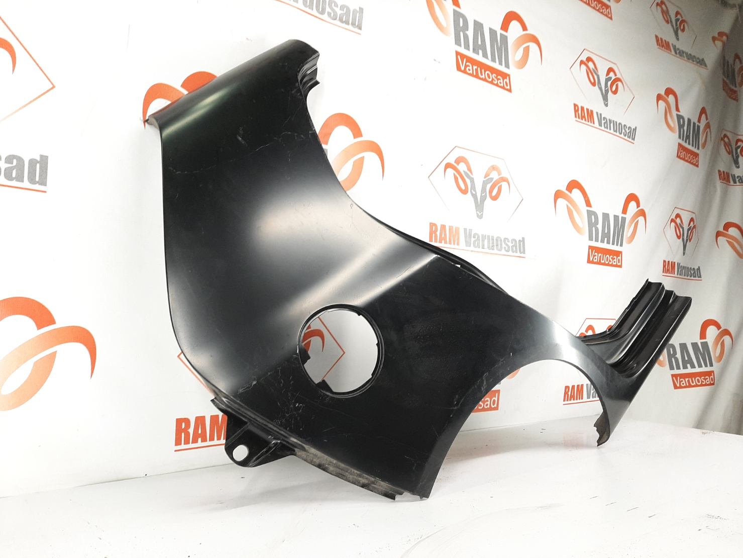 Volkswagen Golf V tagatiib/ rear fender - pilt 3