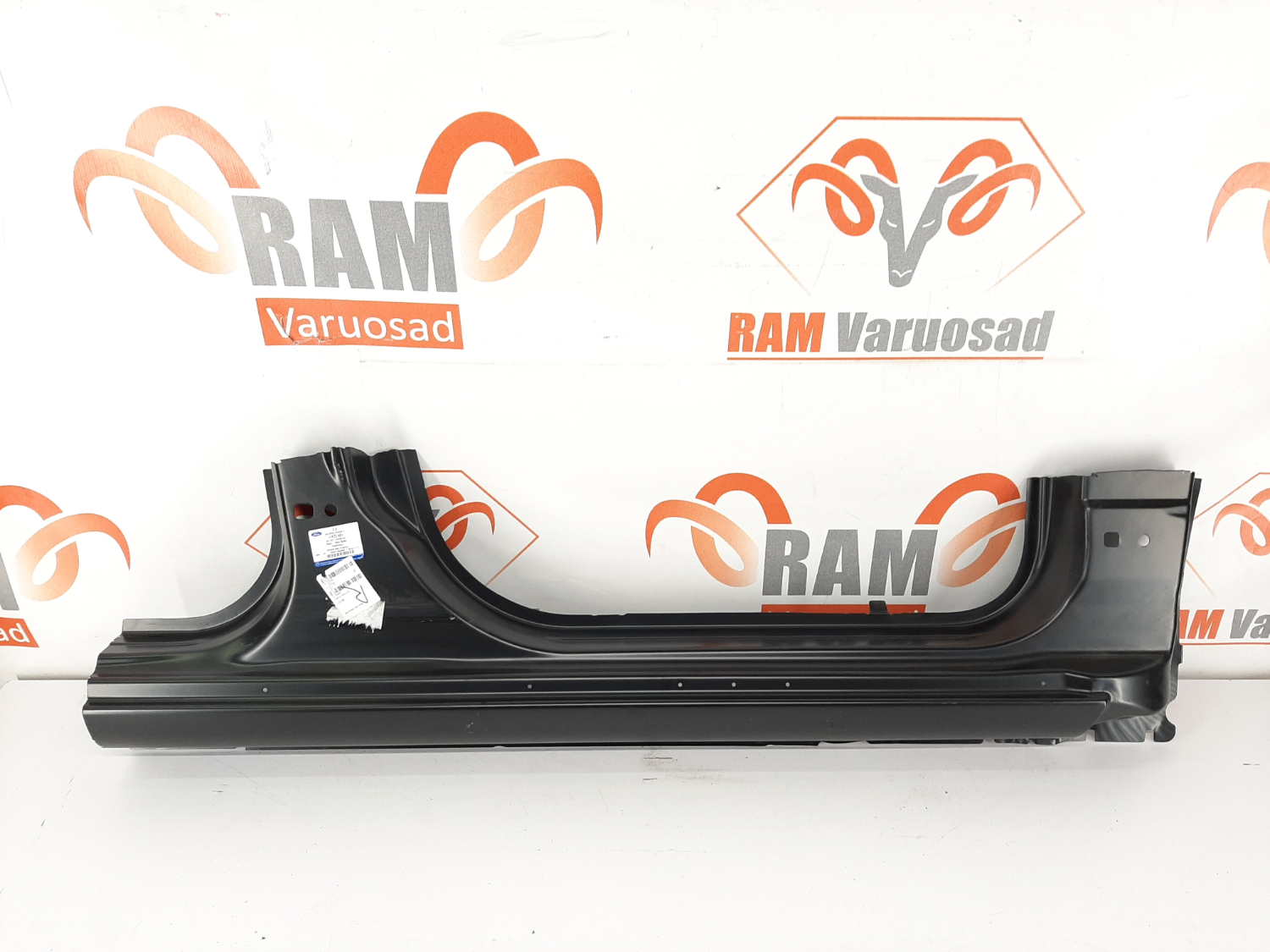 Ford Mondeo küljekarp/ lower side panel