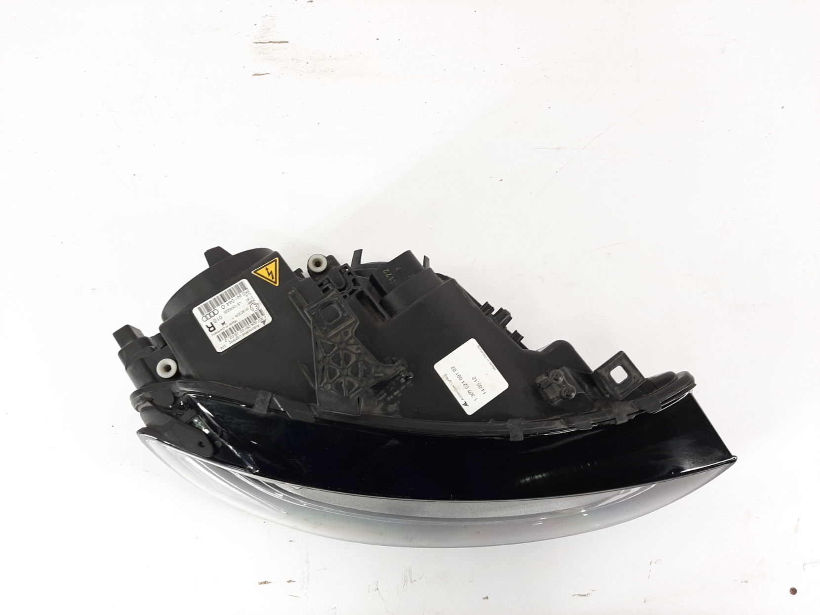 Audi A4 esituli/ headlight - pilt 2