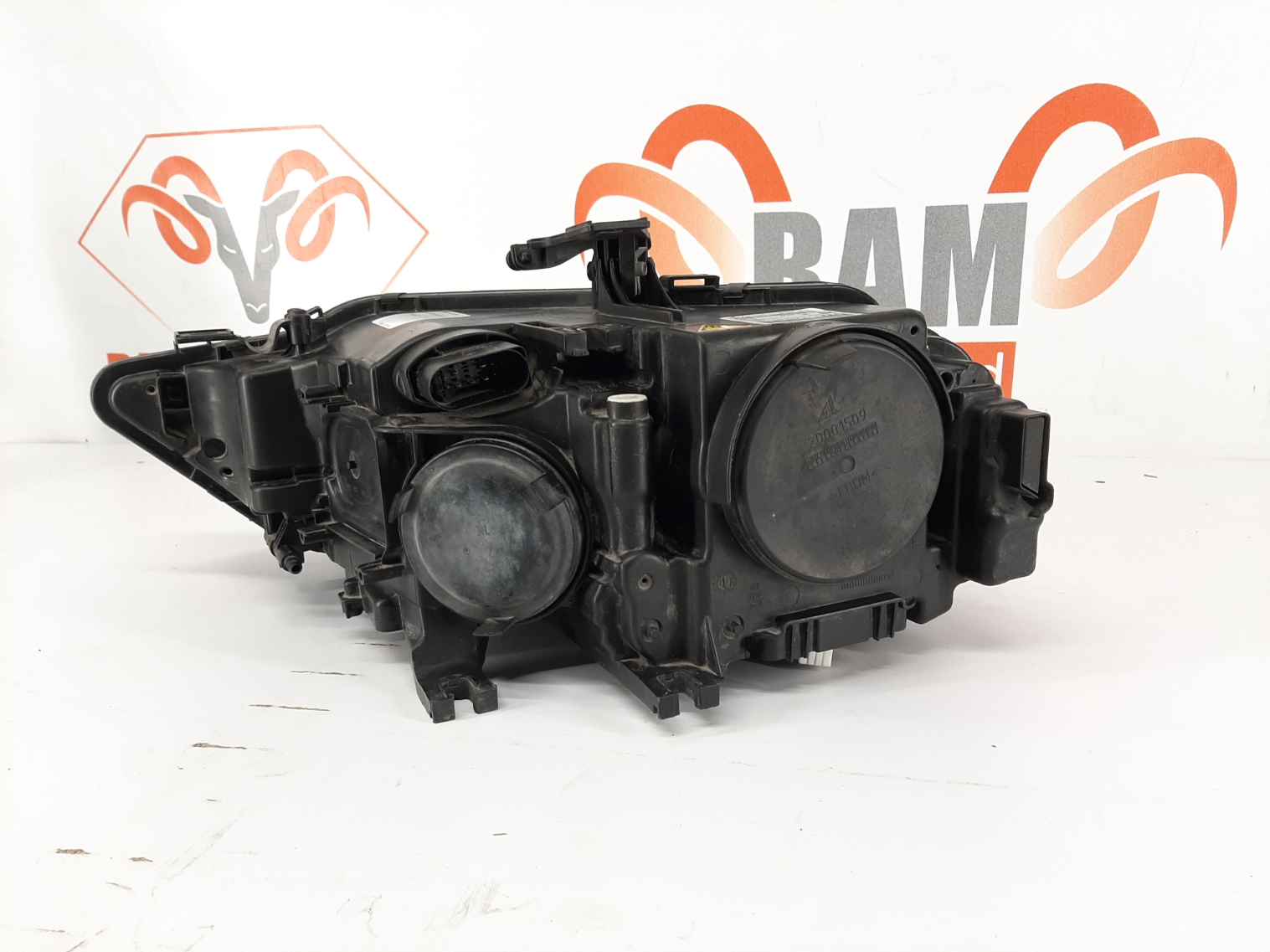 Audi A4 esituli/ headlight - pilt 3