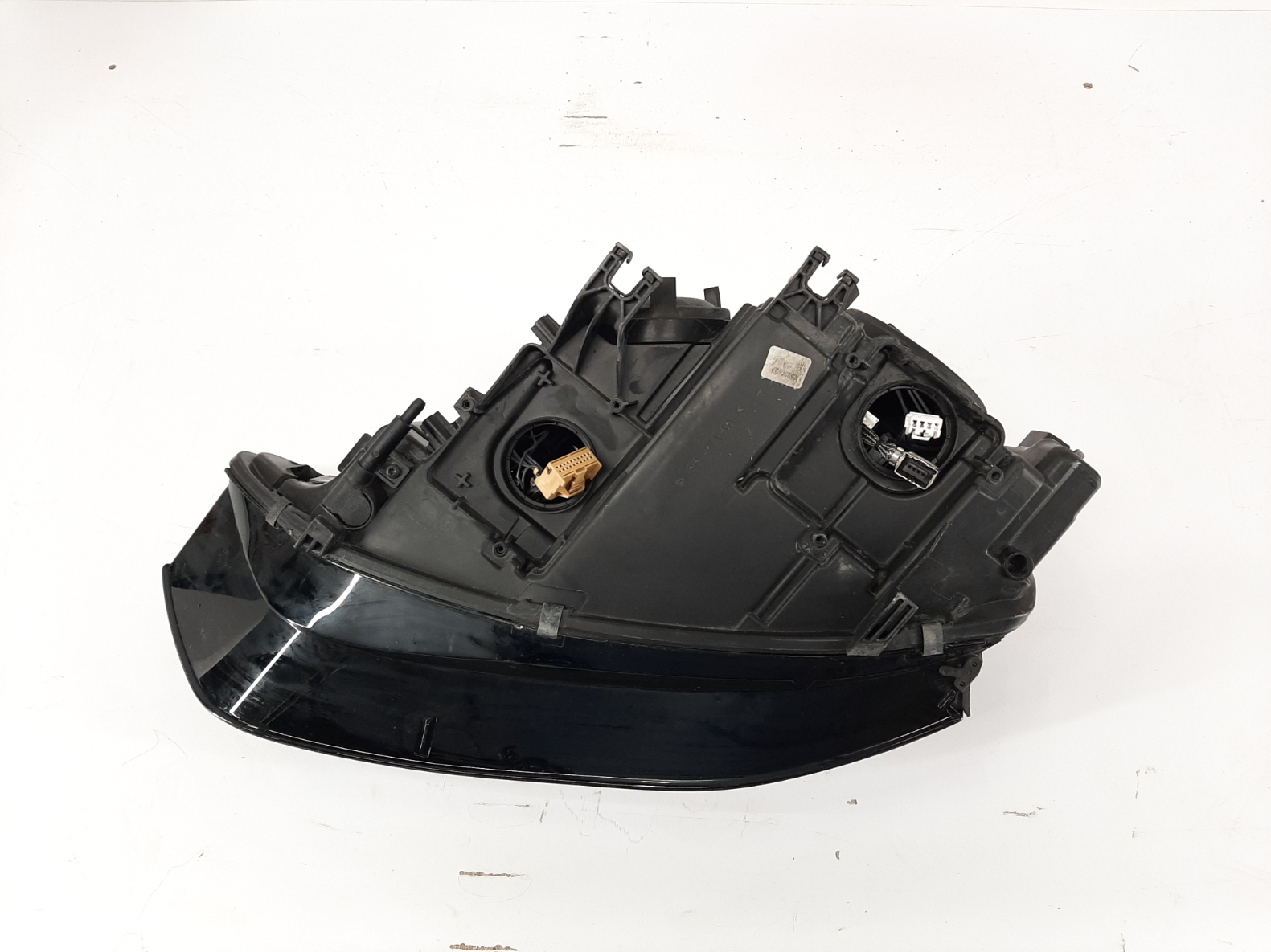 Audi A4 esituli/ headlight - pilt 4
