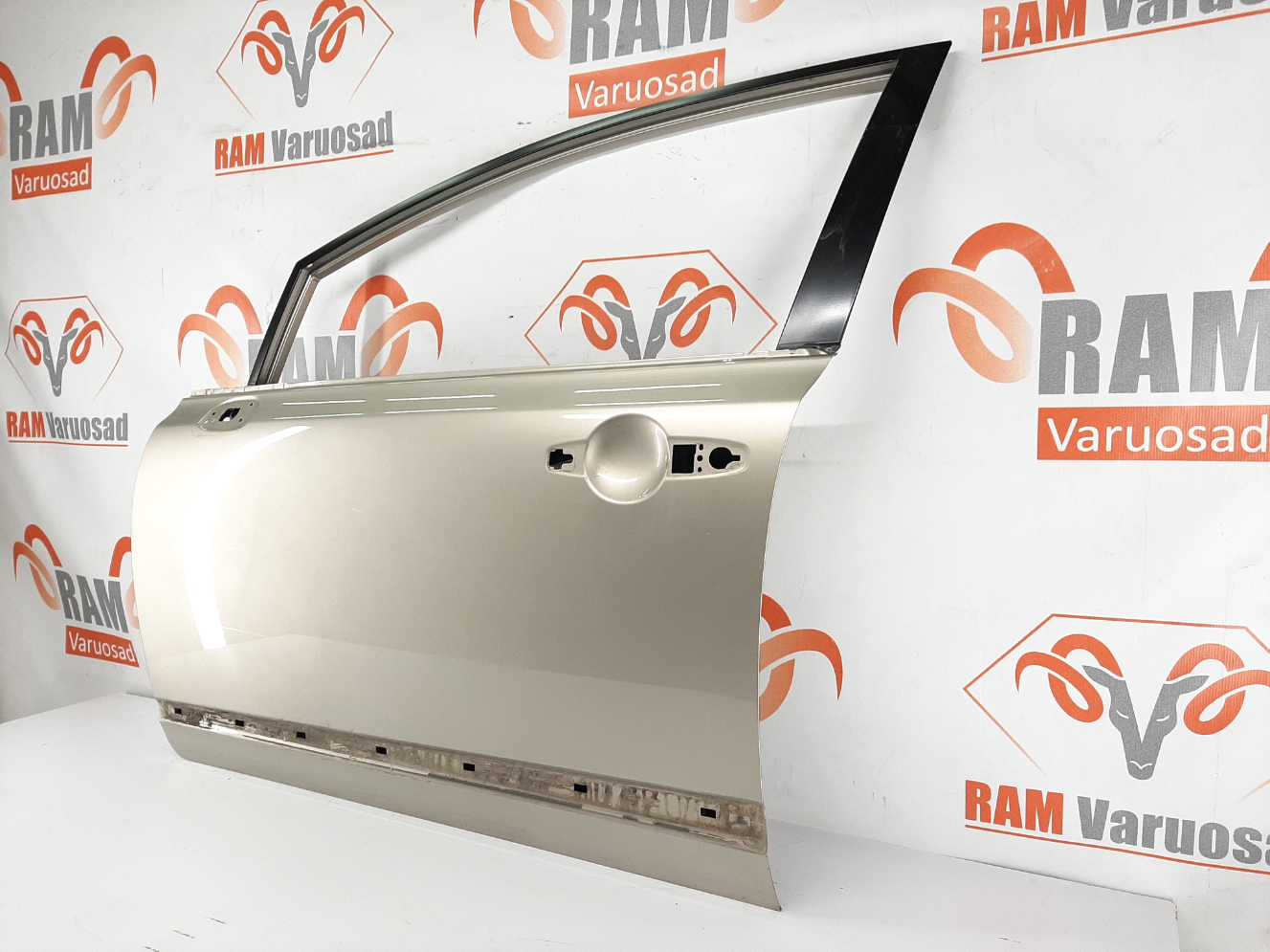 Honda Civic Sedan esiuks/ front door - pilt 3