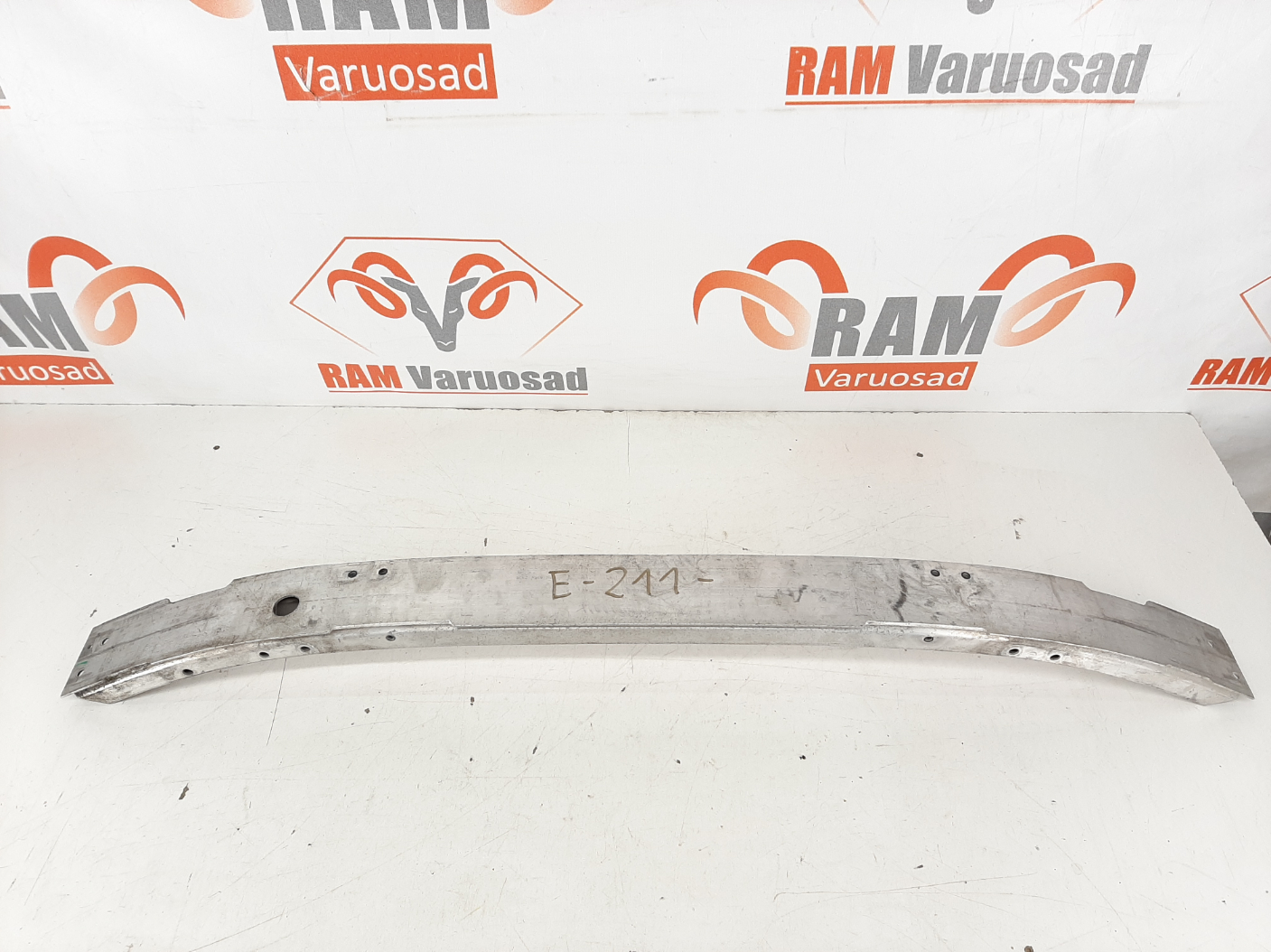 Mercedes E W211 esi tala/ front crash bar