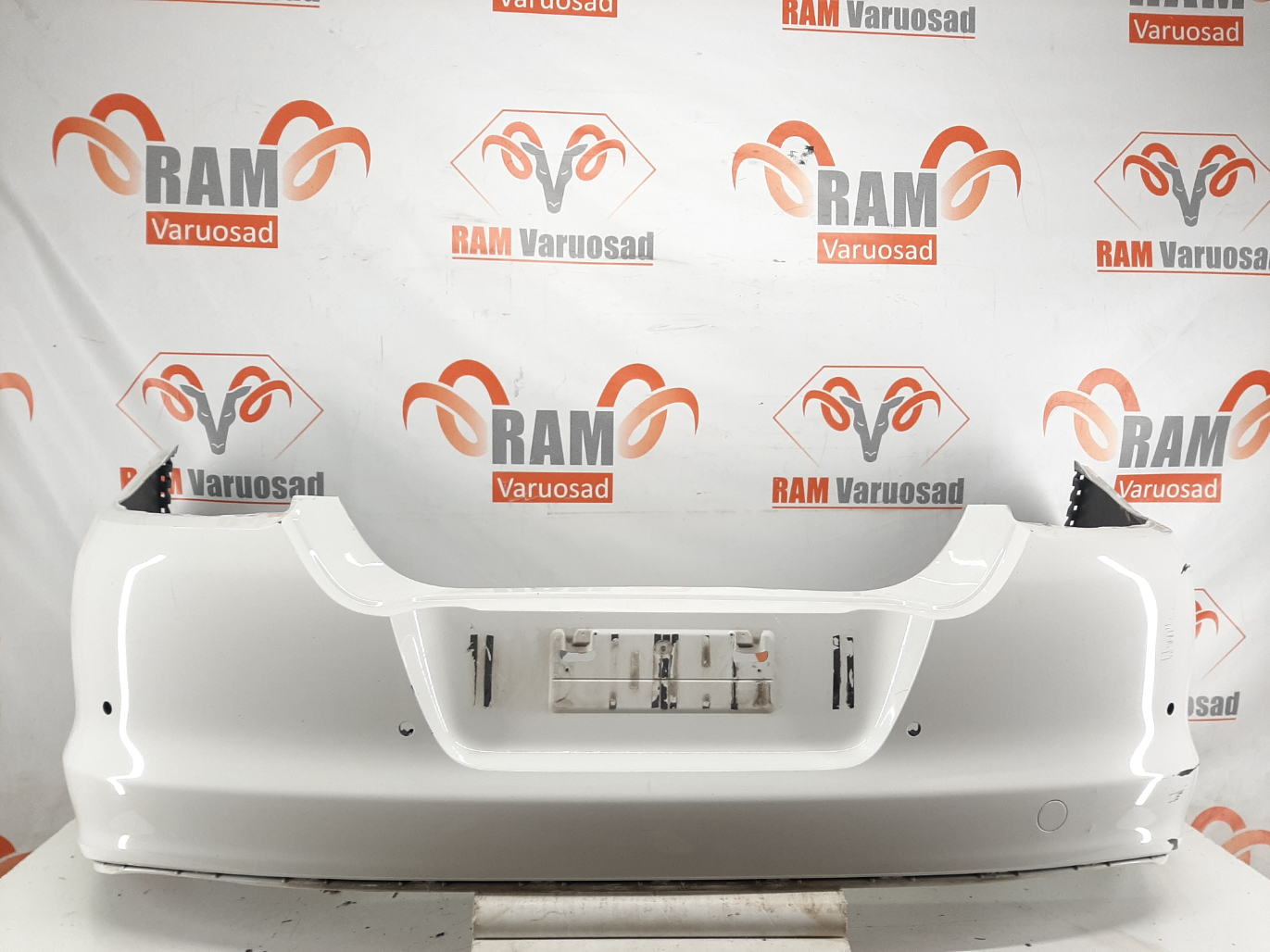 Porsche Panamera taga stange / rear bumper