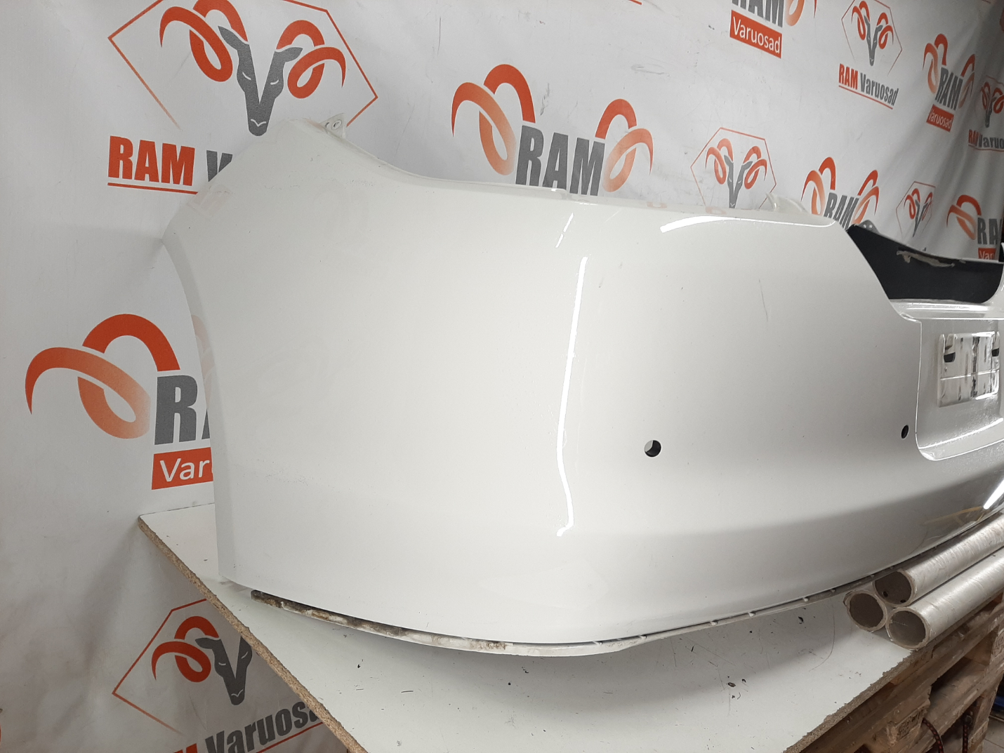 Porsche Panamera taga stange / rear bumper - pilt 2