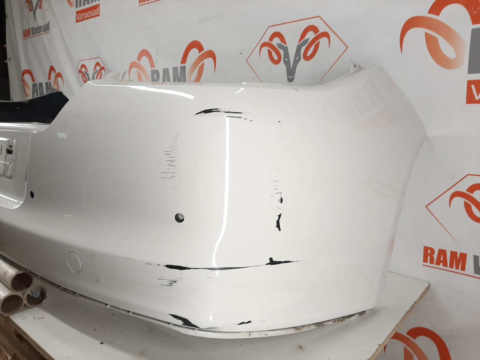 Porsche Panamera taga stange / rear bumper - pilt 3