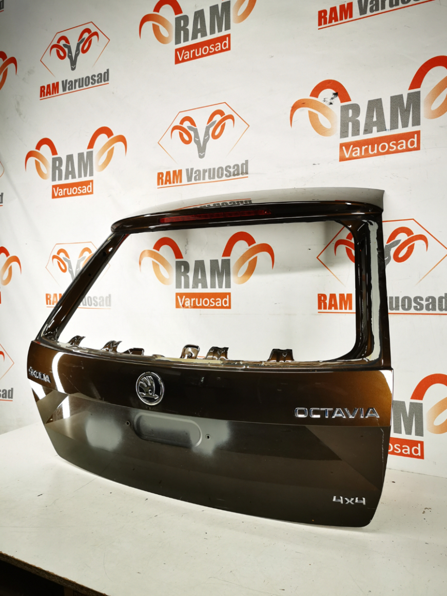 Skoda Octavia tagaluuk/ trunk lid - pilt 3