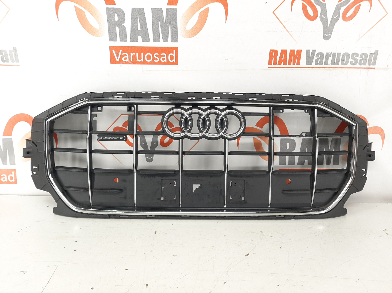 Audi Q8 iluvõre/ front grille