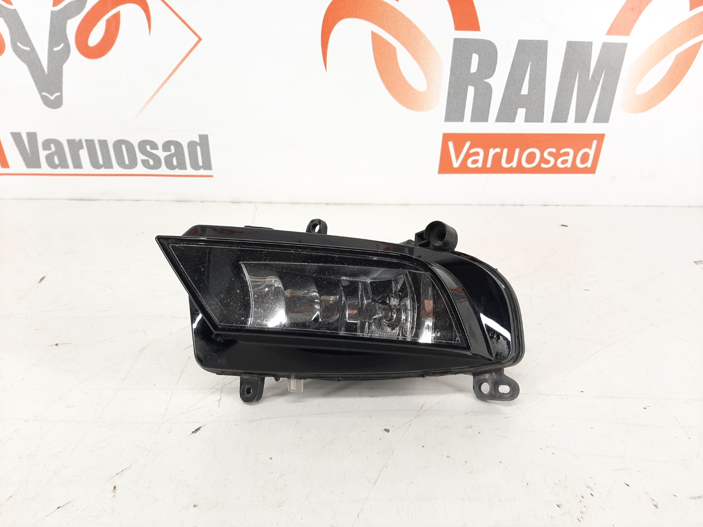 Audi A4 udu tuli / fog light