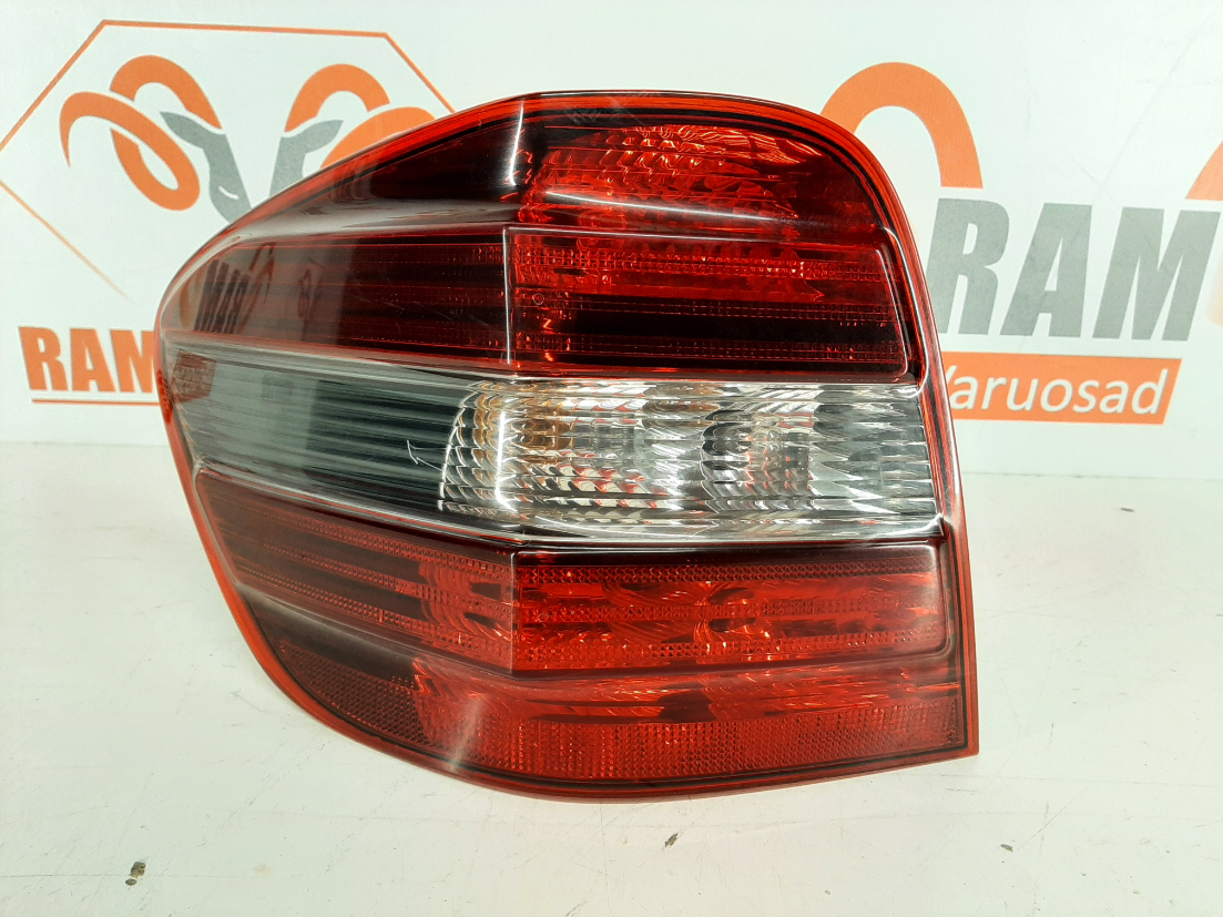 Mercedes ML W164 tagatuli / rear light