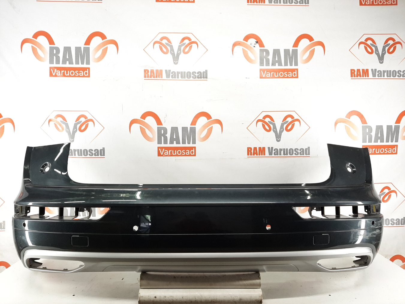 Audi Q5 tagumine stange/ rear bumper