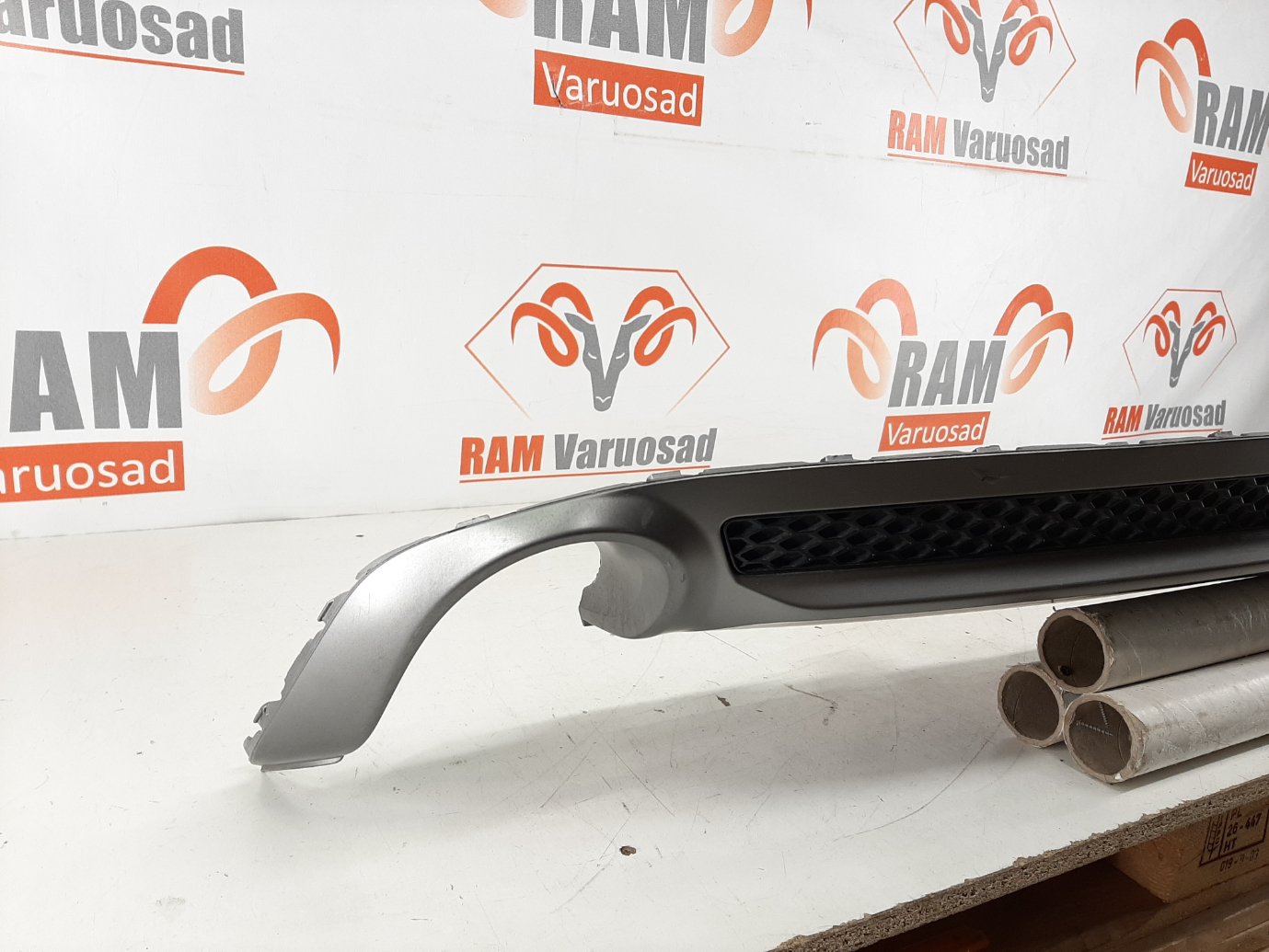 Audi A7 taga stange lisa/ rear bumper spoiler - pilt 2