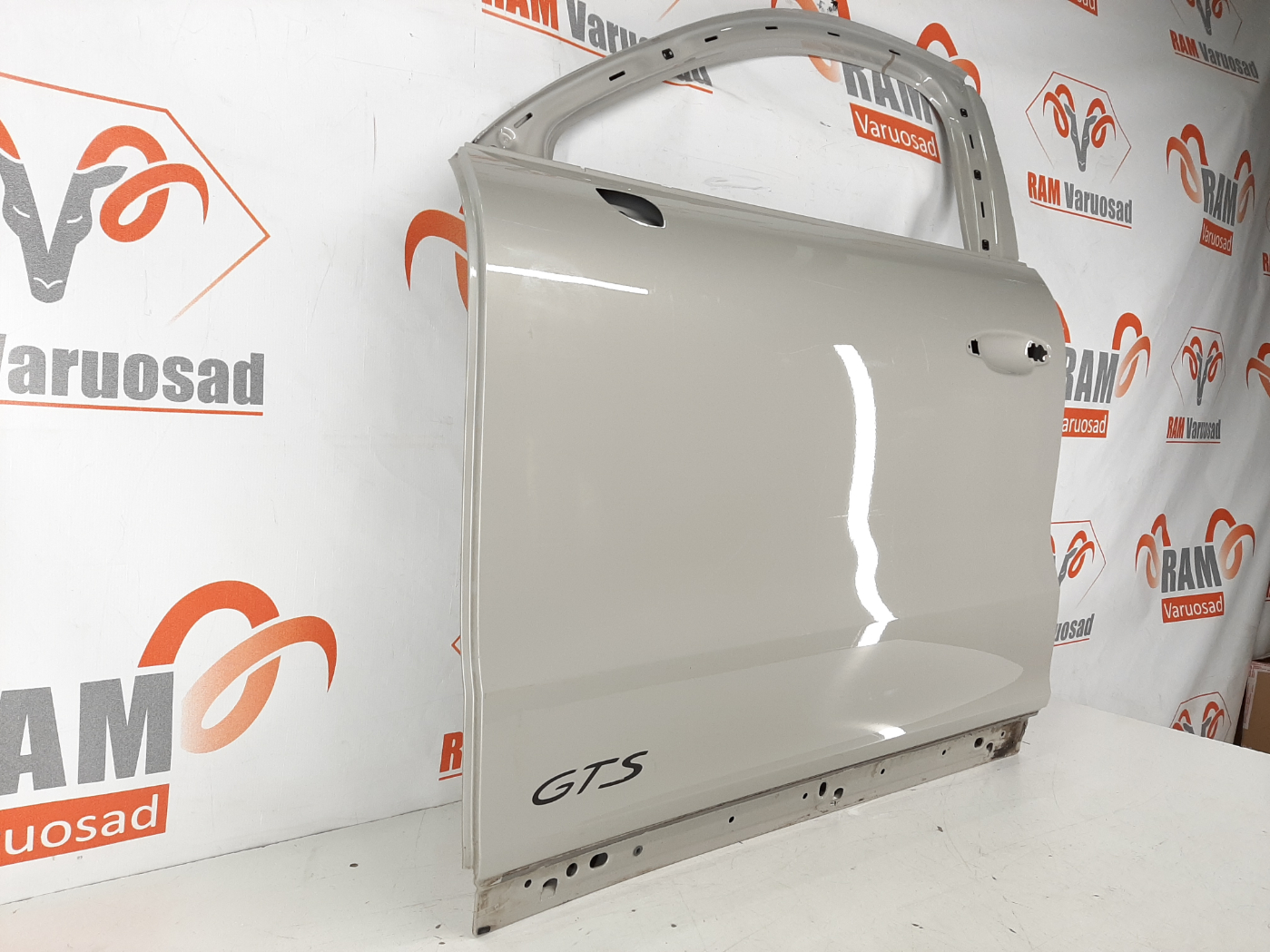 Porsche Cayenne esiuks / front doors - pilt 2