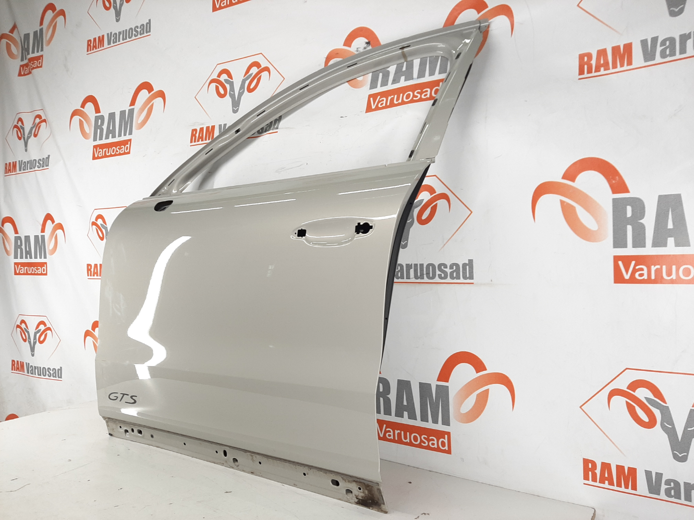 Porsche Cayenne esiuks / front doors - pilt 3