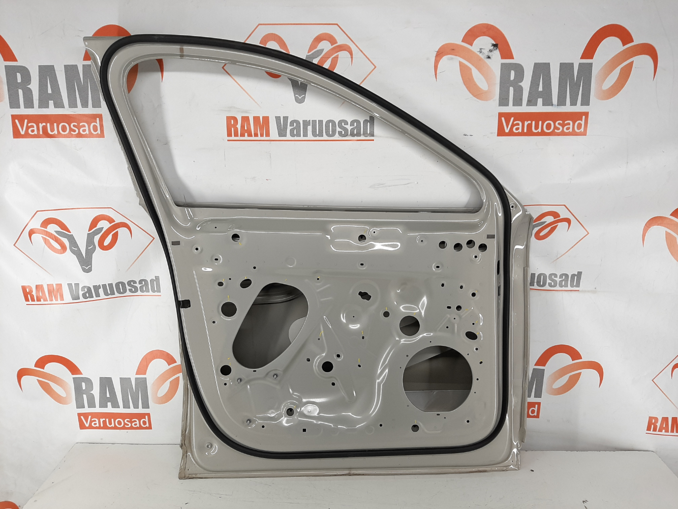 Porsche Cayenne esiuks / front doors - pilt 4