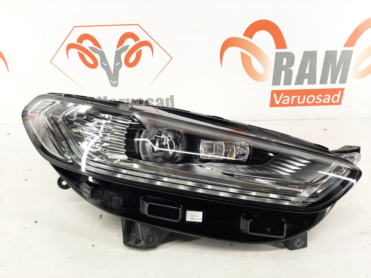 Ford Mondeo esituli/ headlight
