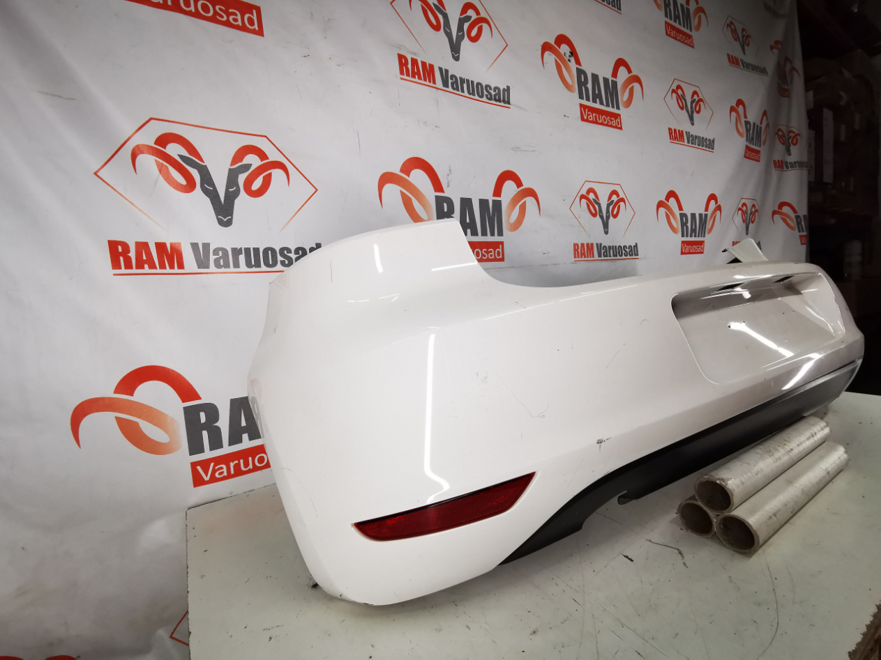 Volkswagen Golf VI tagumine stange/ rear bumper - pilt 3