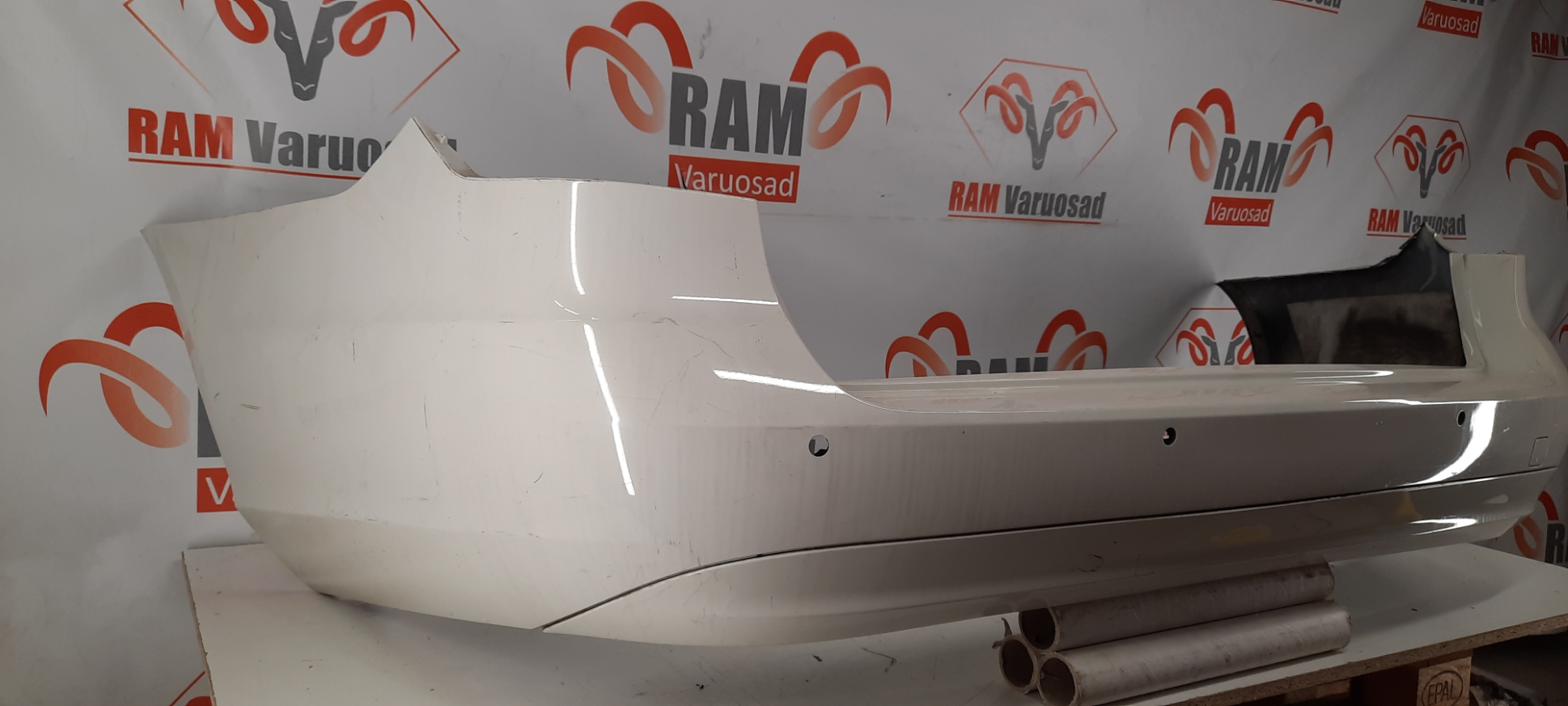 Mercedes W212 E-Klass tagumine stange/ rear bumper - pilt 2