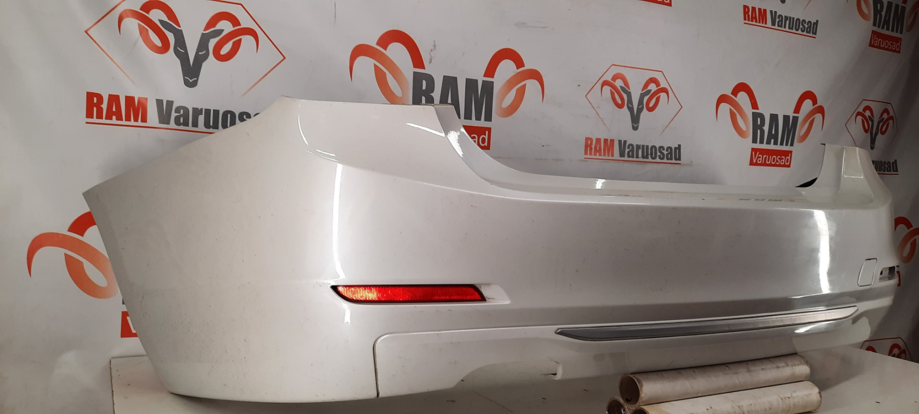 BMW F30 tagumine stange/ rear bumper - pilt 3