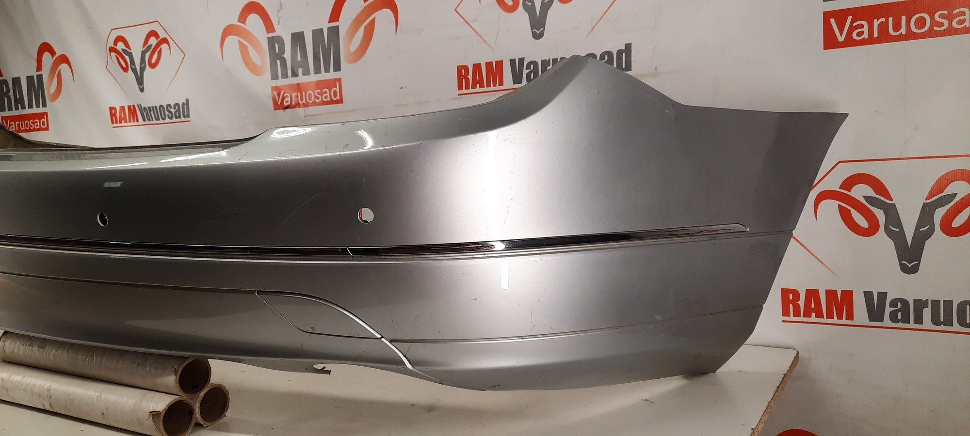 Mercedes W204 C-klass  tagumine stange/ rear bumper - pilt 3