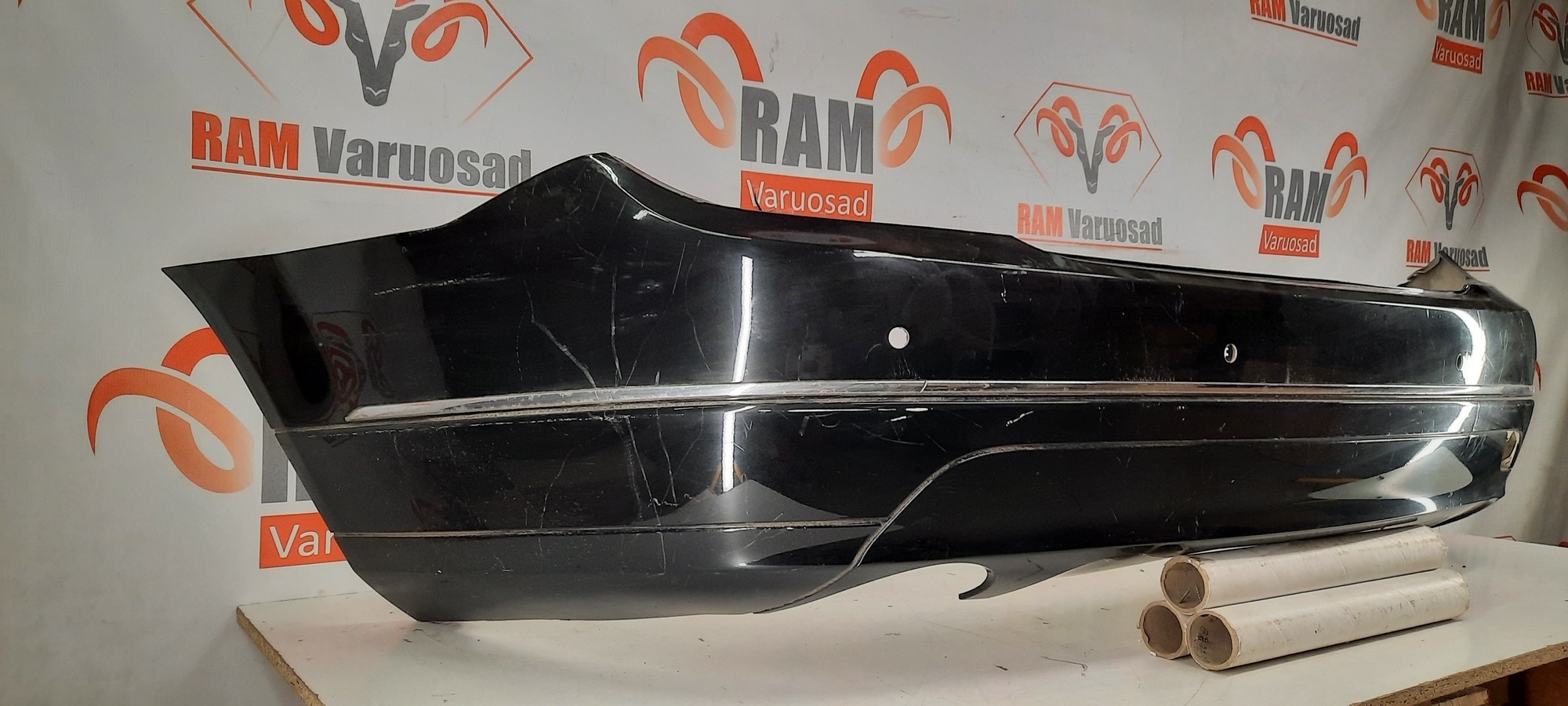 Mercedes W204 C-klass  tagumine stange/ rear bumper - pilt 2