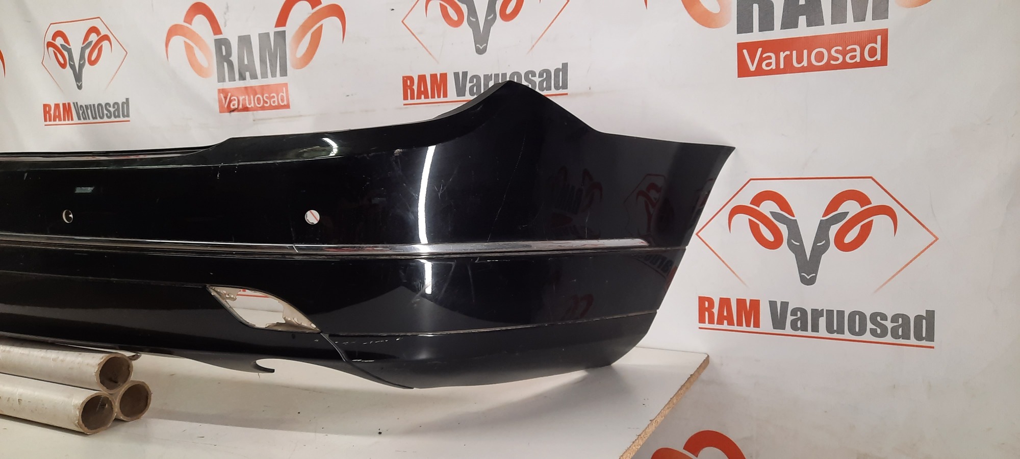 Mercedes W204 C-klass  tagumine stange/ rear bumper - pilt 3