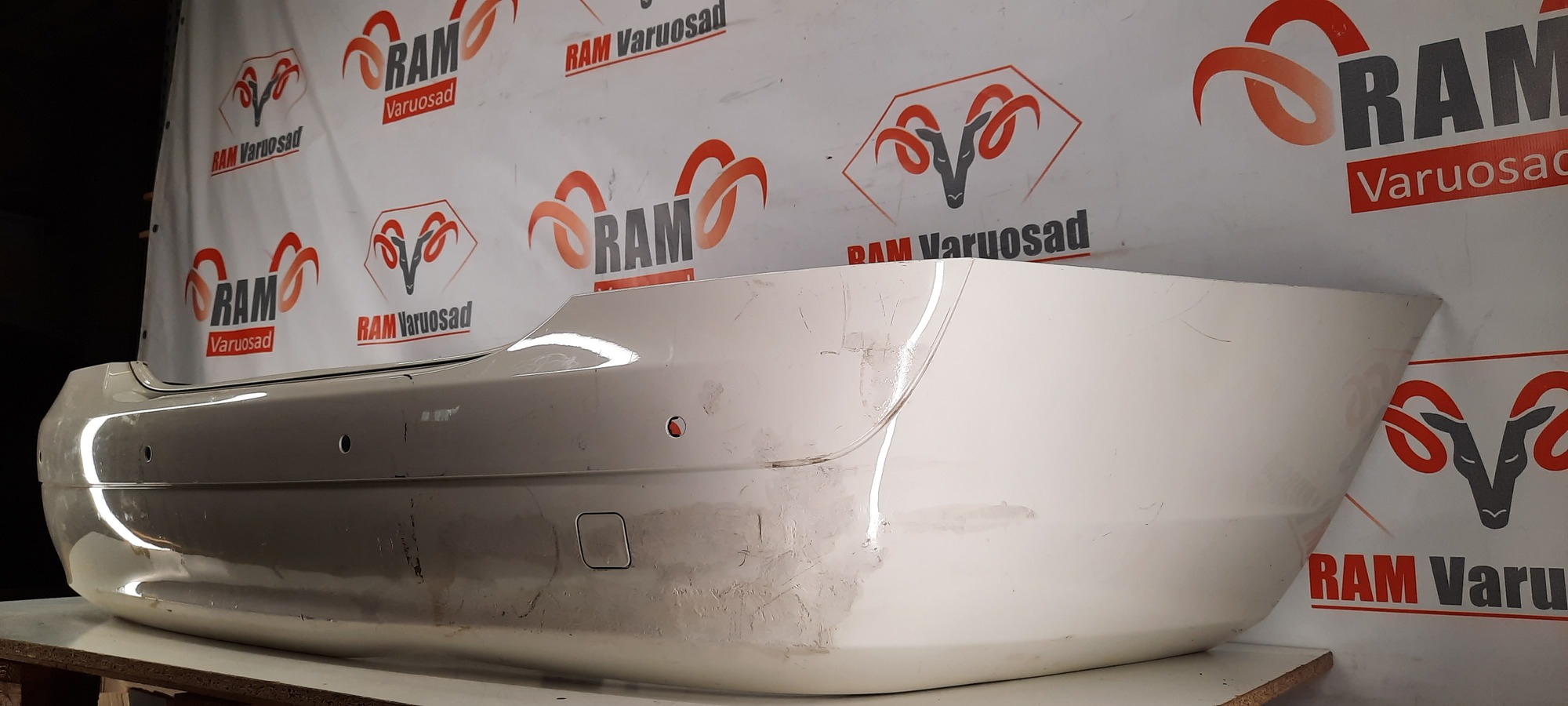 Mercedes W221 S-Class tagumine stange/ rear bumper - pilt 3