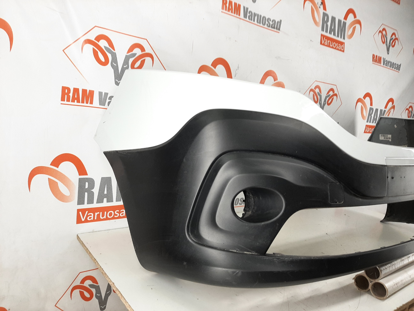 Renault Trafic esistange/ front bumper - pilt 2