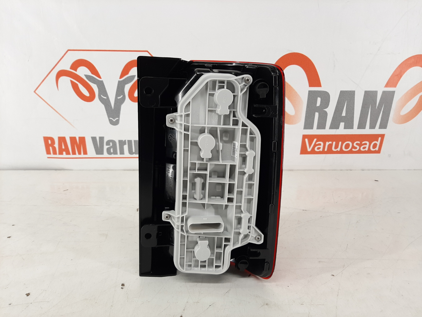 Volkswagen Caddy tagatuli/ rear light - pilt 2