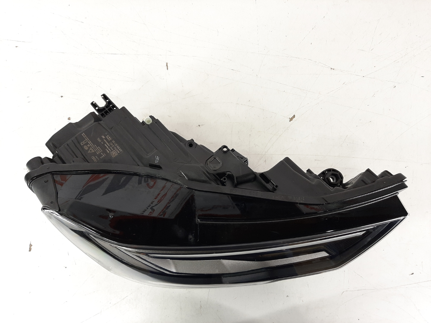 Audi A6 C8 esituli/ headlight - pilt 2