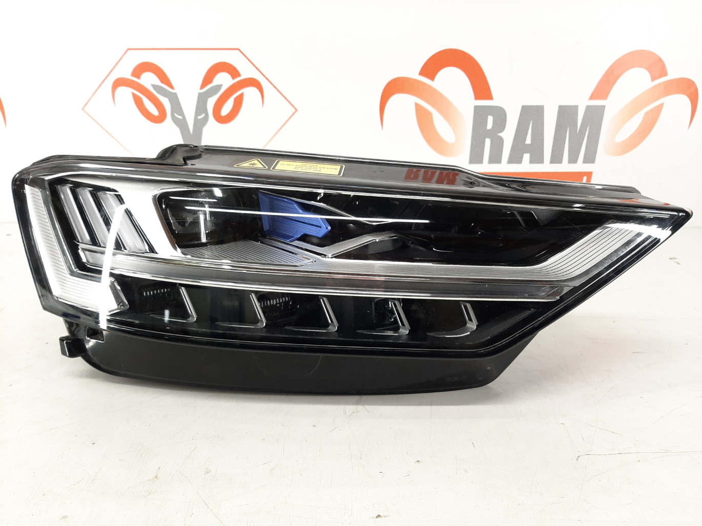 Audi A8 D5 esituli/ headlight Laser