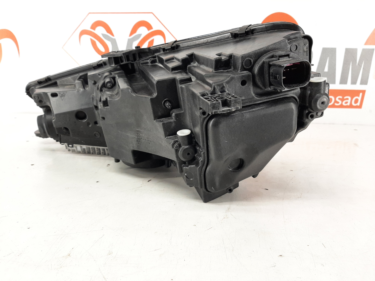 Audi A4 B9 lift esituli/ headlight - pilt 3