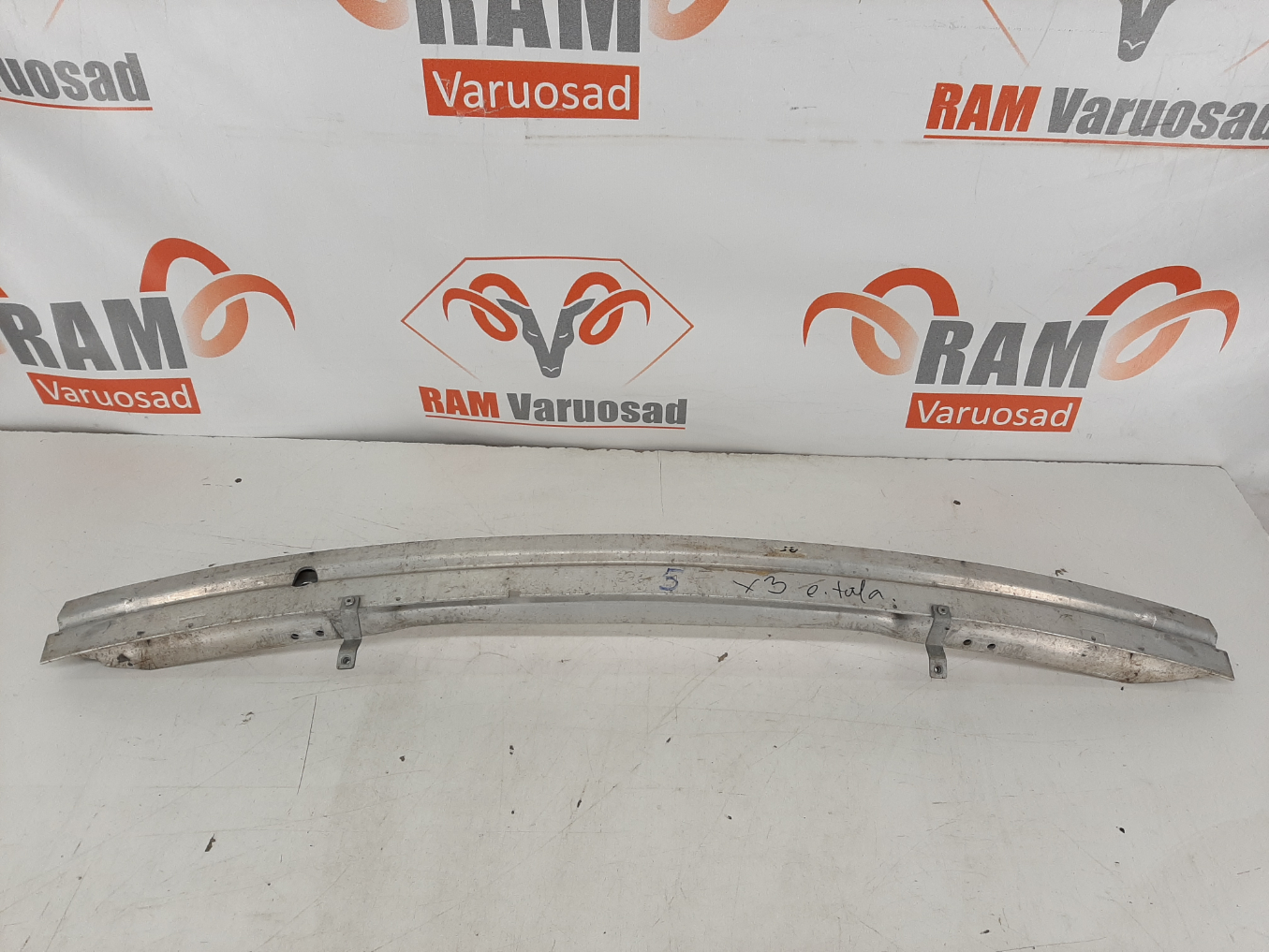 BMW X3 E83 esi tala/ front crash bar