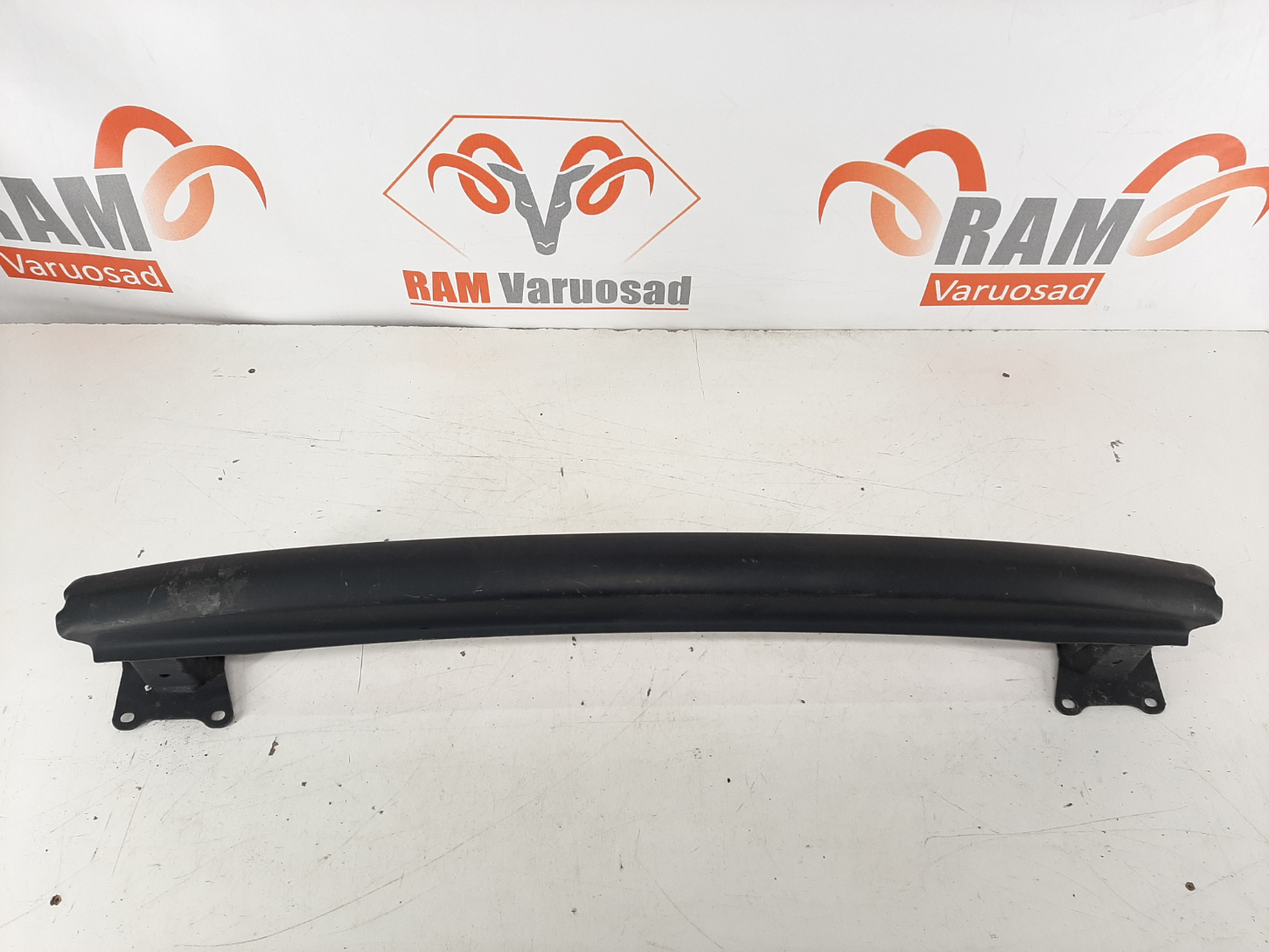 Volkswagen Golf V tagumise kaitseraua tala/rear crash bar
